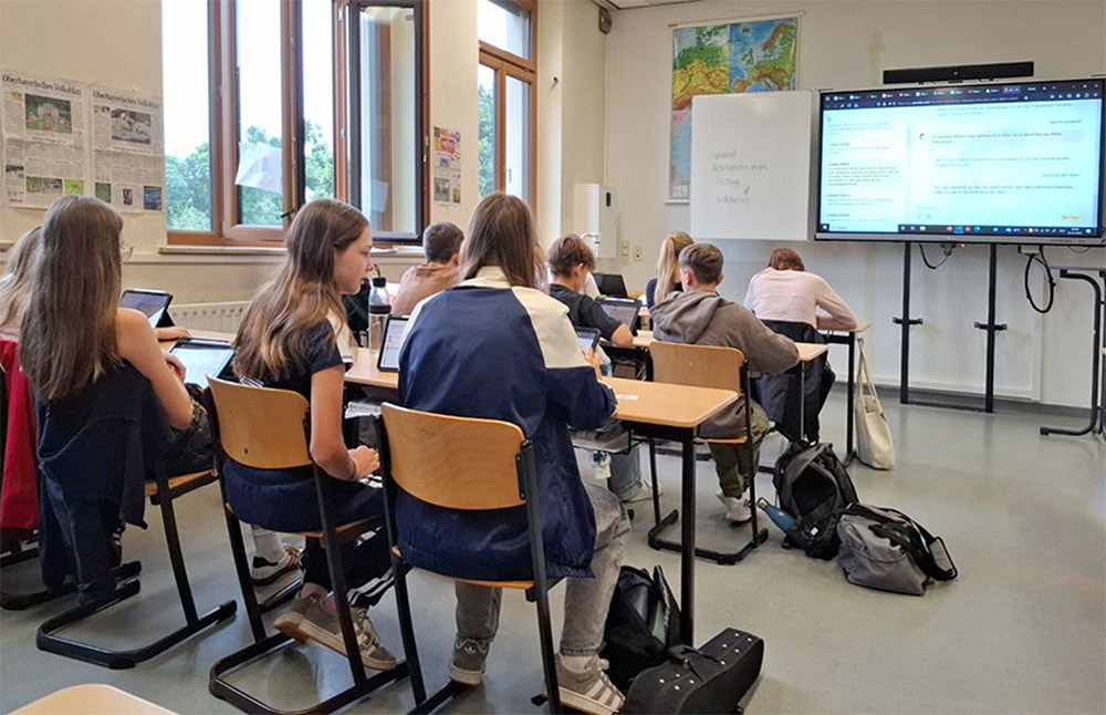 Schüler lösen Aufgaben mit KI-Tutoren