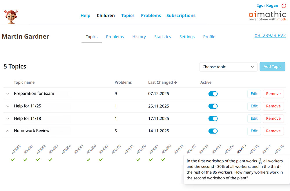 Elternteil verfolgt den Fortschritt